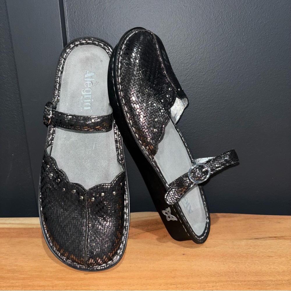 Alegria Womens TUS-532 Pewter Dazzler Mary Jane Mules Size
40/ 9 Silver Black